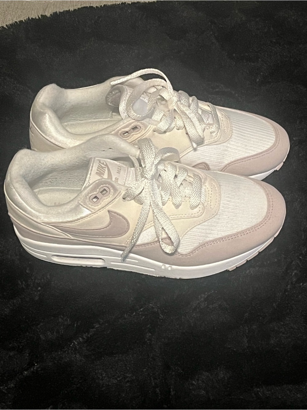 Nike Women's Air Max 1 Shoes White Violet Phantom size 7 athletic